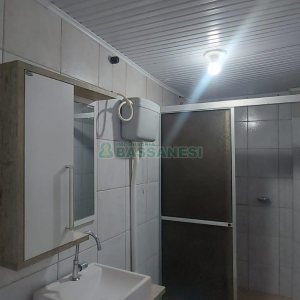 Casa com 90m², 2 dormitórios, 2 vagas, no bairro Esplanada em Caxias do Sul para Alugar