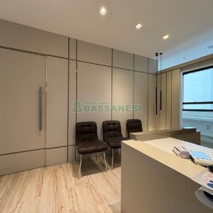 Sala Mobiliada com 62m², no bairro Centro em Caxias do Sul para Comprar