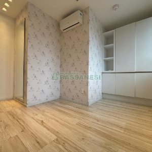 Sala Mobiliada com 62m², no bairro Centro em Caxias do Sul para Comprar