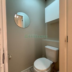 Sala Mobiliada com 62m², no bairro Centro em Caxias do Sul para Comprar