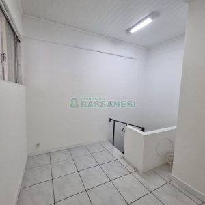 Loja com 42m², no bairro Centro em Caxias do Sul para Alugar ou Comprar