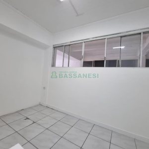 Loja com 42m², no bairro Centro em Caxias do Sul para Alugar ou Comprar