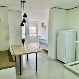 Apto Mobiliado com 42m², 1 dormitório, 1 vaga, no bairro Lourdes em Caxias do Sul para Alugar