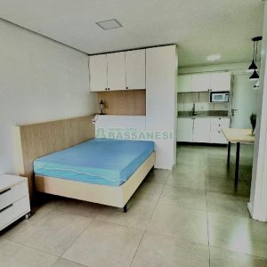 Apto Mobiliado com 42m², 1 dormitório, 1 vaga, no bairro Lourdes em Caxias do Sul para Alugar