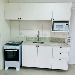 Apto Mobiliado com 42m², 1 dormitório, 1 vaga, no bairro Lourdes em Caxias do Sul para Alugar
