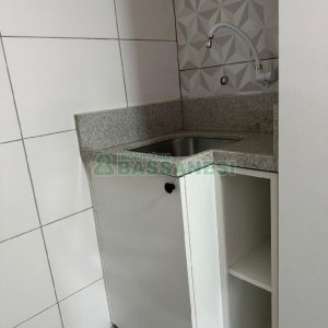 Apto Mobiliado com 42m², 1 dormitório, 1 vaga, no bairro Lourdes em Caxias do Sul para Alugar