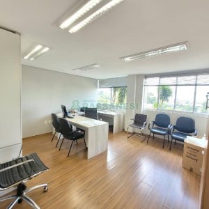 Loja Mobiliada com 75m², no bairro Villagio Iguatemi em Caxias do Sul para Alugar