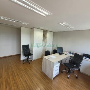 Loja Mobiliada com 75m², no bairro Villagio Iguatemi em Caxias do Sul para Alugar