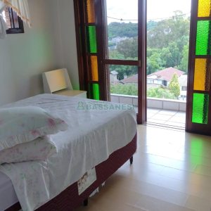 Casa com 182m², 3 dormitórios, 1 vaga, no bairro Colina Sorriso em Caxias do Sul para Comprar