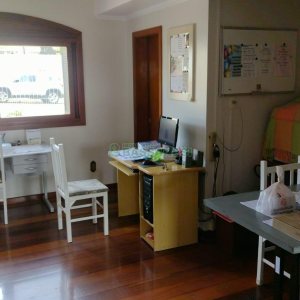 Casa com 182m², 3 dormitórios, 1 vaga, no bairro Colina Sorriso em Caxias do Sul para Comprar