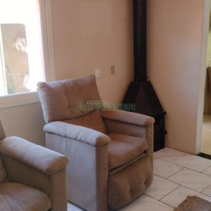 Casa com 70m², 2 dormitórios, 1 vaga, no bairro Cidade Nova em Caxias do Sul para Comprar