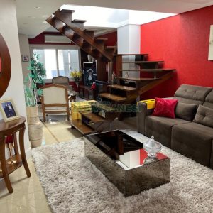 Casa com 290m², 2 dormitórios, 1 vaga, no bairro Cidade Nova em Caxias do Sul para Comprar