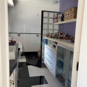 Casa com 290m², 2 dormitórios, 1 vaga, no bairro Cidade Nova em Caxias do Sul para Comprar