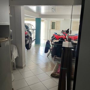 Casa com 290m², 2 dormitórios, 1 vaga, no bairro Cidade Nova em Caxias do Sul para Comprar