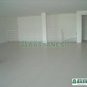 Loja com 256m², no bairro Sanvitto em Caxias do Sul para Comprar