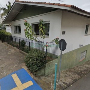 Casa com 208m², 2 dormitórios, 2 vagas, no bairro Cristo Redentor em Caxias do Sul para Comprar