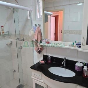 Apartamento com 67m², 2 dormitórios, 1 vaga, no bairro Centro em Caxias do Sul para Comprar