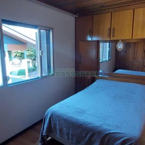 Casa com 130m², 3 dormitórios, 1 vaga, no bairro Bela Vista em Caxias do Sul para Alugar