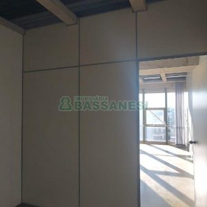 Sala com 120m², no bairro Centro em Caxias do Sul para Alugar