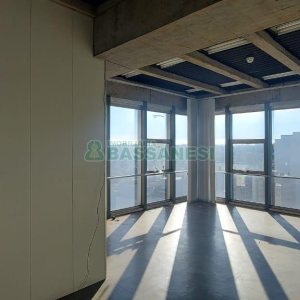 Sala com 120m², no bairro Centro em Caxias do Sul para Alugar