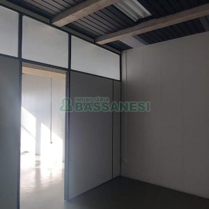 Sala com 120m², no bairro Centro em Caxias do Sul para Alugar