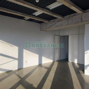 Sala com 120m², no bairro Centro em Caxias do Sul para Alugar