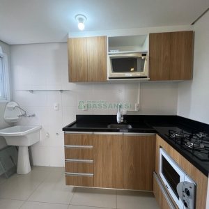 Apartamento com 72m², 3 dormitórios, 1 vaga, no bairro Madureira em Caxias do Sul para Alugar