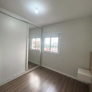 Apartamento com 72m², 3 dormitórios, 1 vaga, no bairro Madureira em Caxias do Sul para Alugar