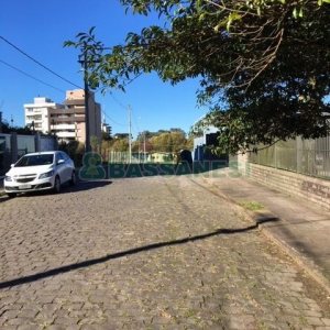 Apartamento com 72m², 3 dormitórios, 1 vaga, no bairro Madureira em Caxias do Sul para Alugar