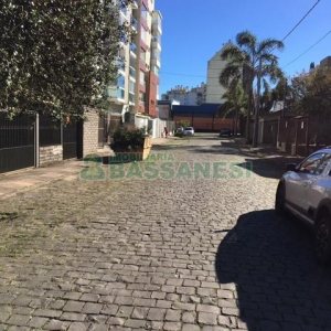 Apartamento com 72m², 3 dormitórios, 1 vaga, no bairro Madureira em Caxias do Sul para Alugar