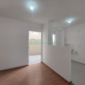 Apartamento com 48m², 2 dormitórios, 1 vaga, no bairro Desvio Rizzo em Caxias do Sul para Alugar