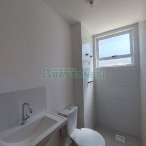 Apartamento com 48m², 2 dormitórios, 1 vaga, no bairro Desvio Rizzo em Caxias do Sul para Alugar
