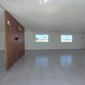 Apartamento com 48m², 2 dormitórios, 1 vaga, no bairro Desvio Rizzo em Caxias do Sul para Alugar