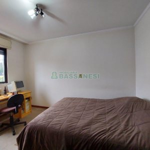 Apto Mobiliado com 70m², 2 dormitórios, 1 vaga, no bairro Centro em Caxias do Sul para Alugar