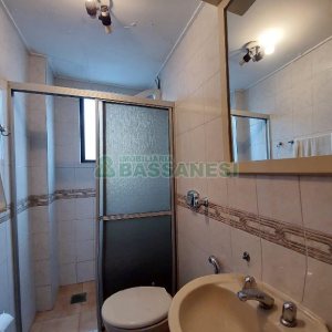 Apto Mobiliado com 70m², 2 dormitórios, 1 vaga, no bairro Centro em Caxias do Sul para Alugar