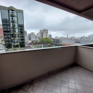 Apto Mobiliado com 70m², 2 dormitórios, 1 vaga, no bairro Centro em Caxias do Sul para Alugar