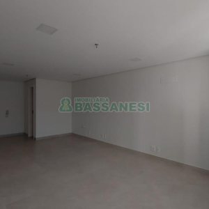 Sala com 34m², no bairro Villagio Iguatemi em Caxias do Sul para Alugar