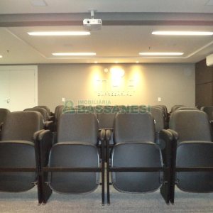 Sala com 37m², 2 vagas, no bairro Villagio Iguatemi em Caxias do Sul para Alugar