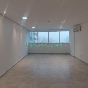 Sala com 37m², 2 vagas, no bairro Villagio Iguatemi em Caxias do Sul para Alugar