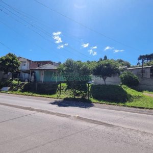 Terreno com 611m², no bairro Charqueadas em Caxias do Sul para Comprar