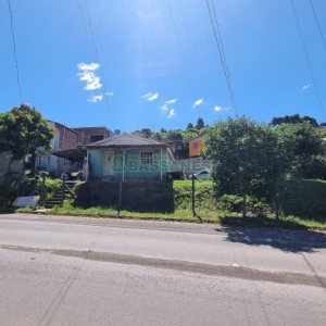 Terreno com 611m², no bairro Charqueadas em Caxias do Sul para Comprar