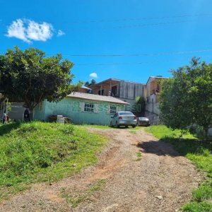 Terreno com 611m², no bairro Charqueadas em Caxias do Sul para Comprar