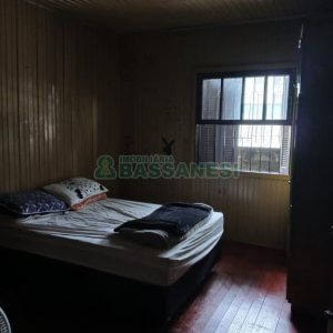 Casa, 2 dormitórios, no bairro Jardim América em Caxias do Sul para Comprar