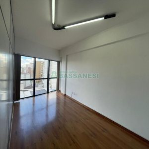 Sala com 57m², no bairro Centro em Caxias do Sul para Comprar