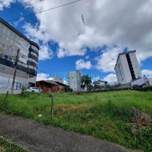 Terreno com 338m², no bairro Panazzolo em Caxias do Sul para Comprar