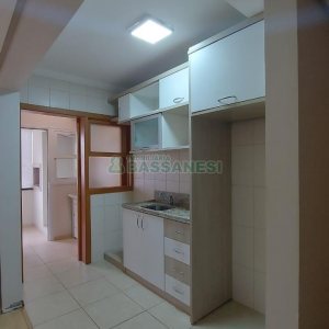 Apartamento com 78m², 2 dormitórios, 2 vagas, no bairro Centro em Caxias do Sul para Comprar