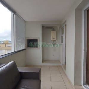 Apartamento com 78m², 2 dormitórios, 2 vagas, no bairro Centro em Caxias do Sul para Comprar