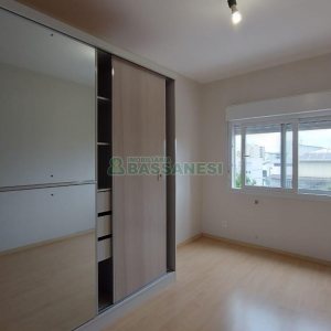 Apartamento com 78m², 2 dormitórios, 2 vagas, no bairro Centro em Caxias do Sul para Comprar