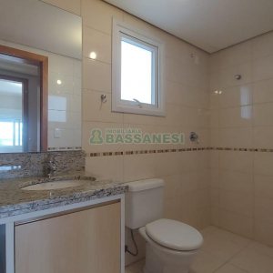 Apartamento com 78m², 2 dormitórios, 2 vagas, no bairro Centro em Caxias do Sul para Comprar
