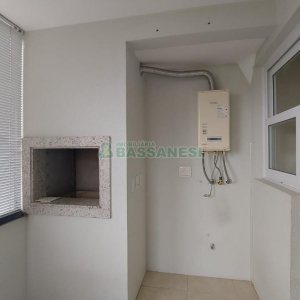 Apartamento com 78m², 2 dormitórios, 2 vagas, no bairro Centro em Caxias do Sul para Comprar